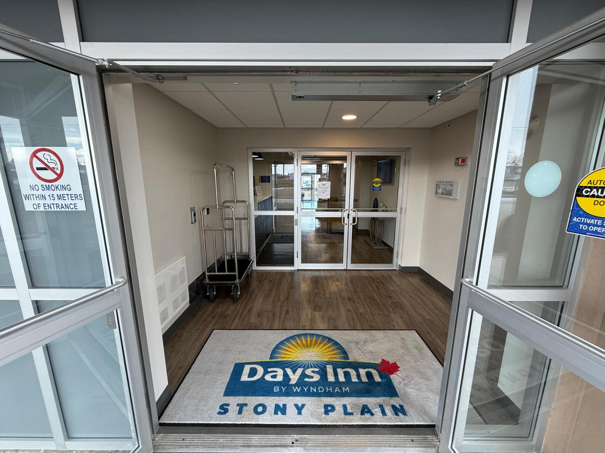 Days Inn By Wyndham Stony Plain Exteriér fotografie