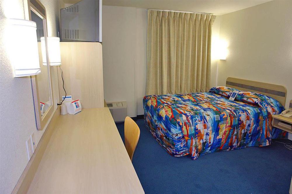 Days Inn By Wyndham Stony Plain Pokoj fotografie
