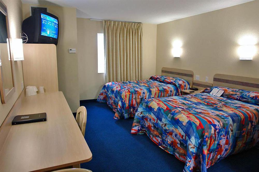 Days Inn By Wyndham Stony Plain Pokoj fotografie