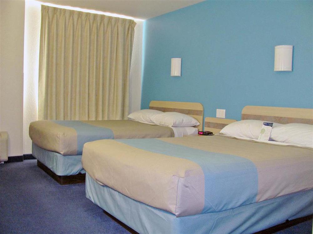 Days Inn By Wyndham Stony Plain Pokoj fotografie