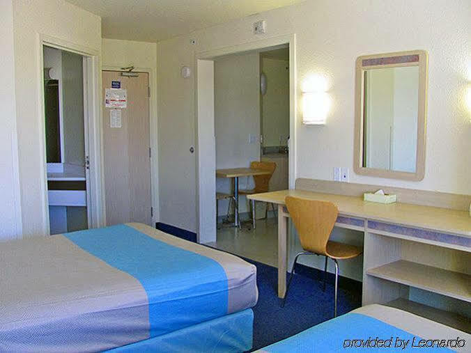 Days Inn By Wyndham Stony Plain Exteriér fotografie